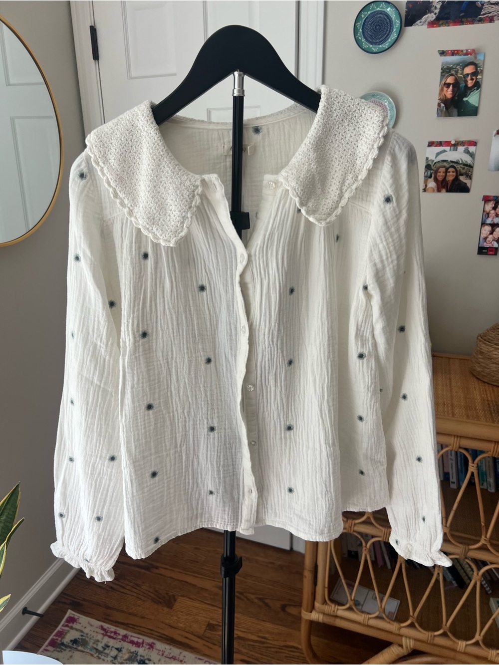 Sfera 🌸  White Button-Front Blouse with Crochet Collar and Subtle Dot Embroidery
